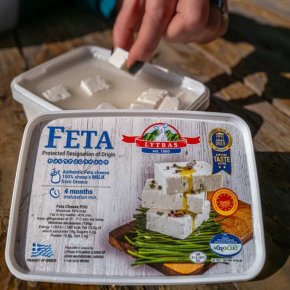 boite de feta en cube